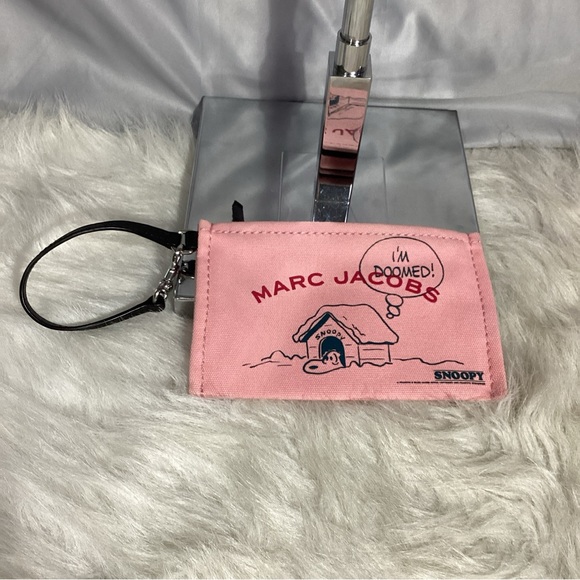 SOLD……..Marc Jacob’s x Peanuts Snoopy Pink Canvas Graphic Print Pouch Wristlet - Picture 8 of 12